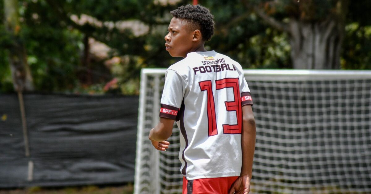 Benfica oficializa Gabriel Índio: defesa de 18 anos assina até 2031 e explica alcunha