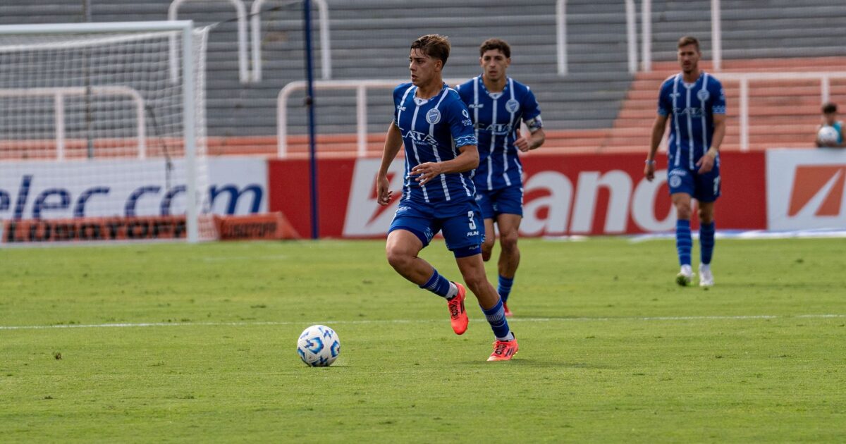 Olympiacos estuda investida por Francisco Moura, lateral do FC Porto