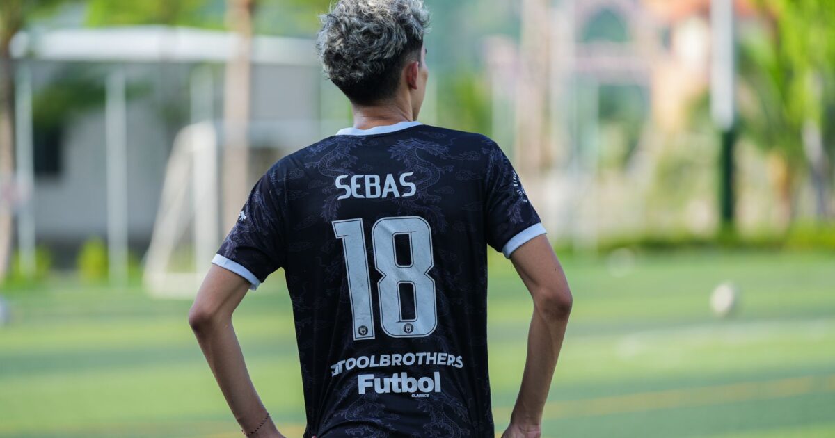 FC Porto lança camisola de homenagem a Jorge Costa no primeiro aniversário da sua morte