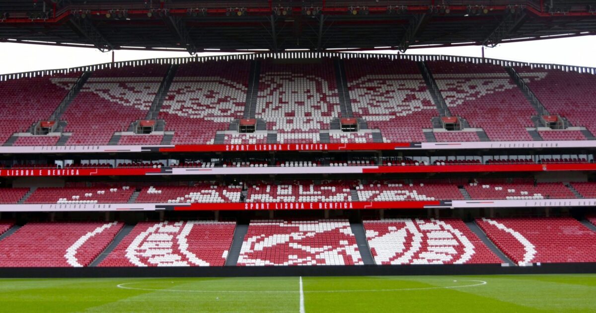 Jhon Durán estreia-se a marcar pelo Benfica em jogo de preparação