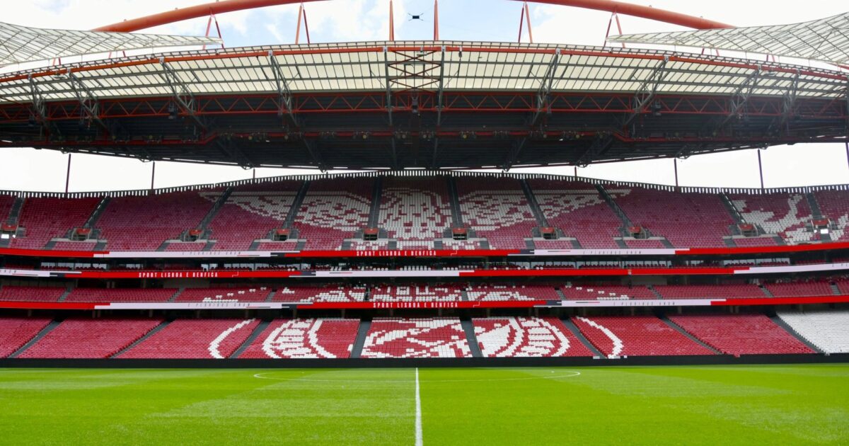 Pai de Gil Neves critica estratégia do Benfica após saída para o Colónia: «Amarrar os jovens»