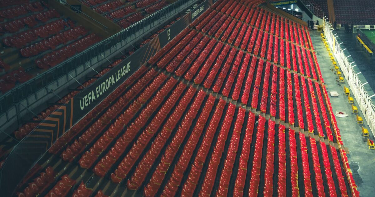 Benfica confirma jogo à porta fechada com o Académico de Viseu e promete reembolsar adeptos